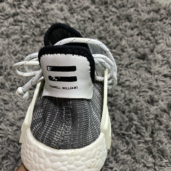 ADIDAS CLOUDS  x Pharrell Williams - Picture 7 of 7